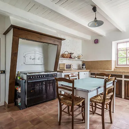 Amazing In Dommartin-le-saint-per
